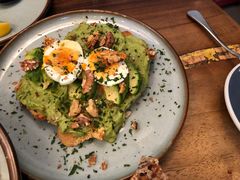 牛油果煮蛋吐司-RAC BAR(安福路店)