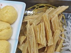 -屯老二农家铁锅炖·行业领军者(梅江店)