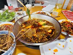 -大众跷脚牛肉馆·非遗传承单位(峨眉山店)