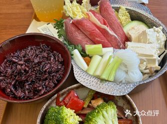 来牛油果物语吃顿O探大餐