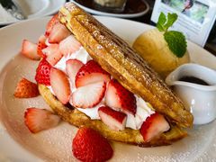 -ROAST coffee & eatery
