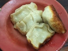 -黄阿姨锅贴大王(万航渡路店)