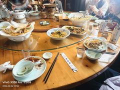 -头上红煨盐鸡乡村食府