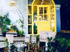 -ROAST coffee & eatery