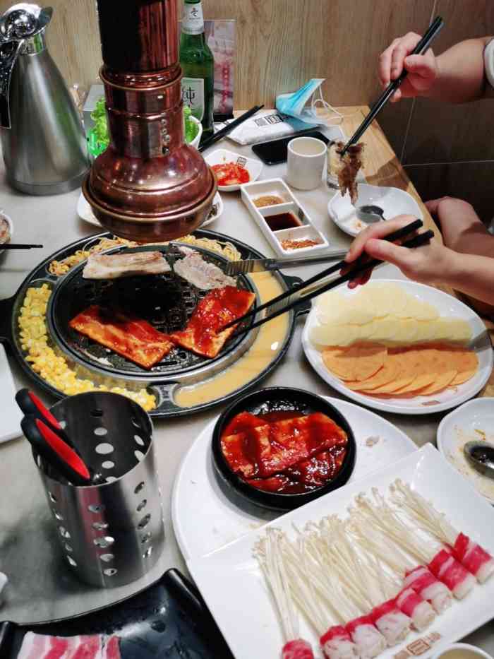 韩宫宴炭火烤肉(武汉光谷现代风情街店)-"[调皮] 周天去的,中午一点多