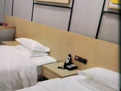 -轻奢·全曼酒店(深圳坂田北地铁站店)