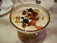 野莓核桃蜂蜜希腊酸奶-The Rug Cafe(王府中环店)