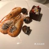 在酒店二楼 新沙路上 位置很好找