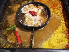 咖喱锅-老牌坊云南鱼豆花火锅(哈西万达店)