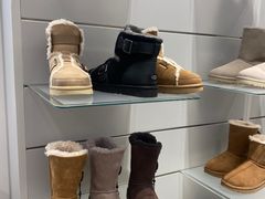 -UGG(燕莎奥特莱斯购物中心店)