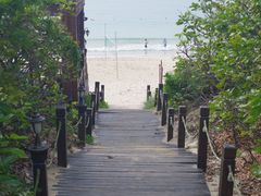 溜达就到了沙滩-三亚亚龙湾金棕榈度假酒店