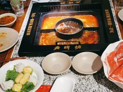 -老牌坊云南鱼豆花火锅(哈西万达店)