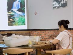 大堂-洪平血旺椒麻鸡雅鱼饭店(熊猫大道店)