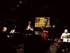 东岸爵士吧-东岸Cafe 爵士俱乐部
