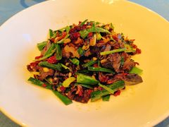 皱皮椒炒自制腊牛肉-天怡·鱼工厂(临江店)