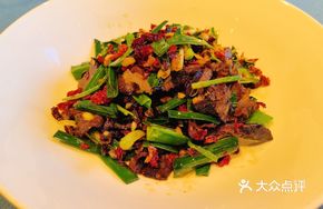 Stir-fried Wrinkled Pepper with Homemade Cured Beef