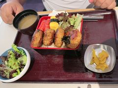 手作鸡腿肉饼定食-dodonpa.墩墩伐 便当食堂(博华广场店)