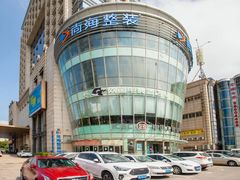 -荷逸唐电竞酒店(上海惠南地铁站店)