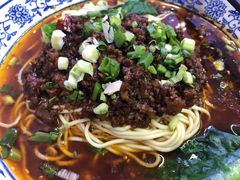 -渝之汇牛肉豌杂面