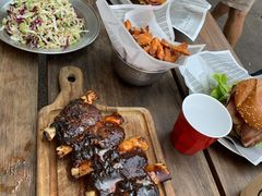 -Ribs & Burgers The Rocks