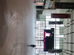 -冰纷万象滑冰场(赣州华润万象城店)