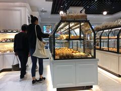 面包甜点陈列柜-红房子西菜馆(淮海中路店)