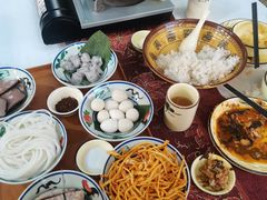 -刘姐啤酒鱼民族演艺餐厅(西街总店)