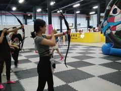 -嘿哟动霸CHUA·新潮玩运动娱乐中心·蹦床滑冰团建乐园