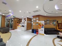 -雅悦齿科(顾村公园店)