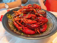 -肥肥虾庄·金牌油焖大虾(汉街SKP店)