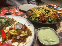 老墨最爱塔可拼盘-墨纪Mojí墨西哥餐厅(官舍店)