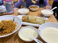 -弄堂咪道-饭香·面香·馄饨香(汇锦广场店)