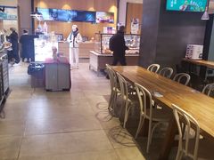 -巴黎贝甜(大宁国际商业广场店)