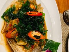 -Chom Cafe and Restaurant