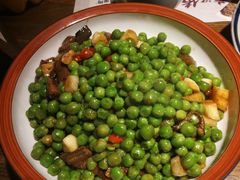 -黄泥岗·地道湖北菜(奥特莱斯店)