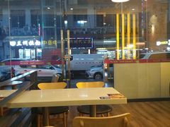 大堂-尊宝比萨(华师附中店)