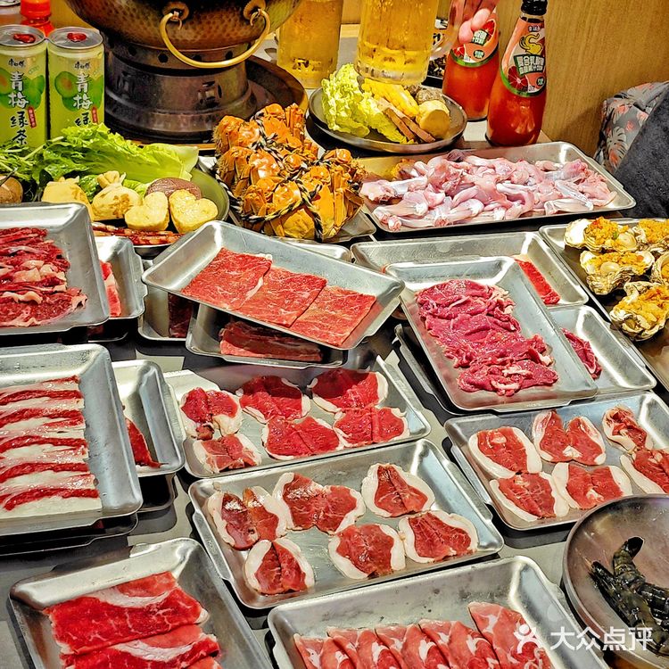 听朋友介绍五角场新开了一家铜炉火锅自助。羊肉串