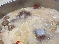 -三人行骨头王火锅(长寿店)