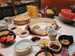 -洪氏嗨捞·猪肚鸡火锅(阳光天地店)