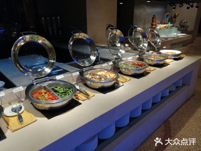 金陵江南大饭店自助取餐区图片
