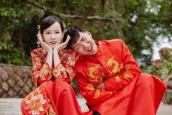 -现代经典婚纱摄影
