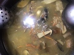 -菌之家·专业纯野生菌火锅·特色炒菌