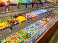 面包甜点陈列柜-老城隍庙食品商店(豫园商城店)