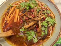 -百春原湖南牛肉粉(百联世纪店)