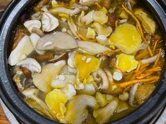 -菌之家·专业纯野生菌火锅·特色炒菌
