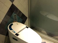 -喜鹊愉家酒店(郑州曼哈顿博览中心地铁站店)