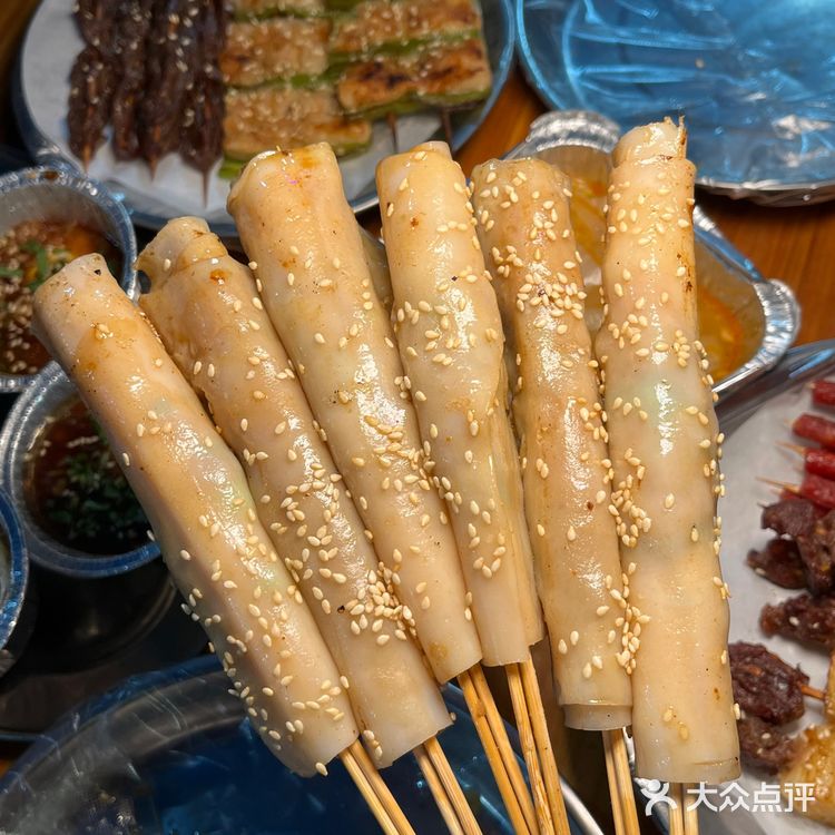 在普宁。。一定要去吃这家烧烤店。。巨好吃。。