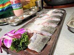 -围炉肉舍•炭烤活鳗•丹东海鲜烤肉(步行街店)