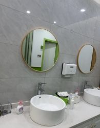 -苗医生专业祛痘·皮肤管理