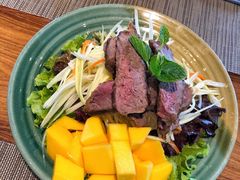 美式烟熏牛眼肉沙拉-mango tree芒果树泰国餐厅(青岛万象城店)